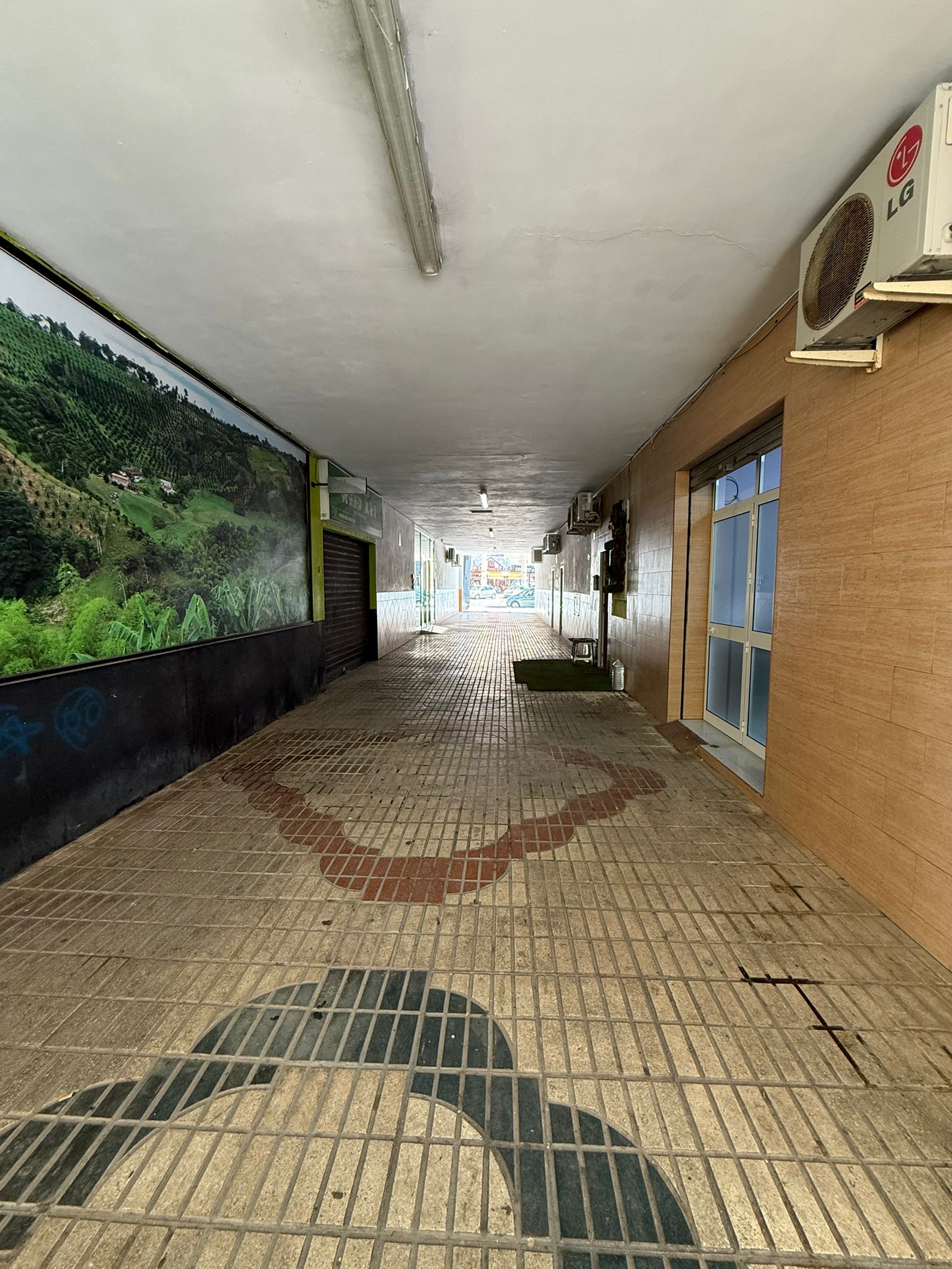 COMMERCIAL PREMISES CONVERTED INTO RESIDENTIAL USE · EDIF. LOS TARANTOS · C/ RÍO ARANDA · TORREMOLINOS