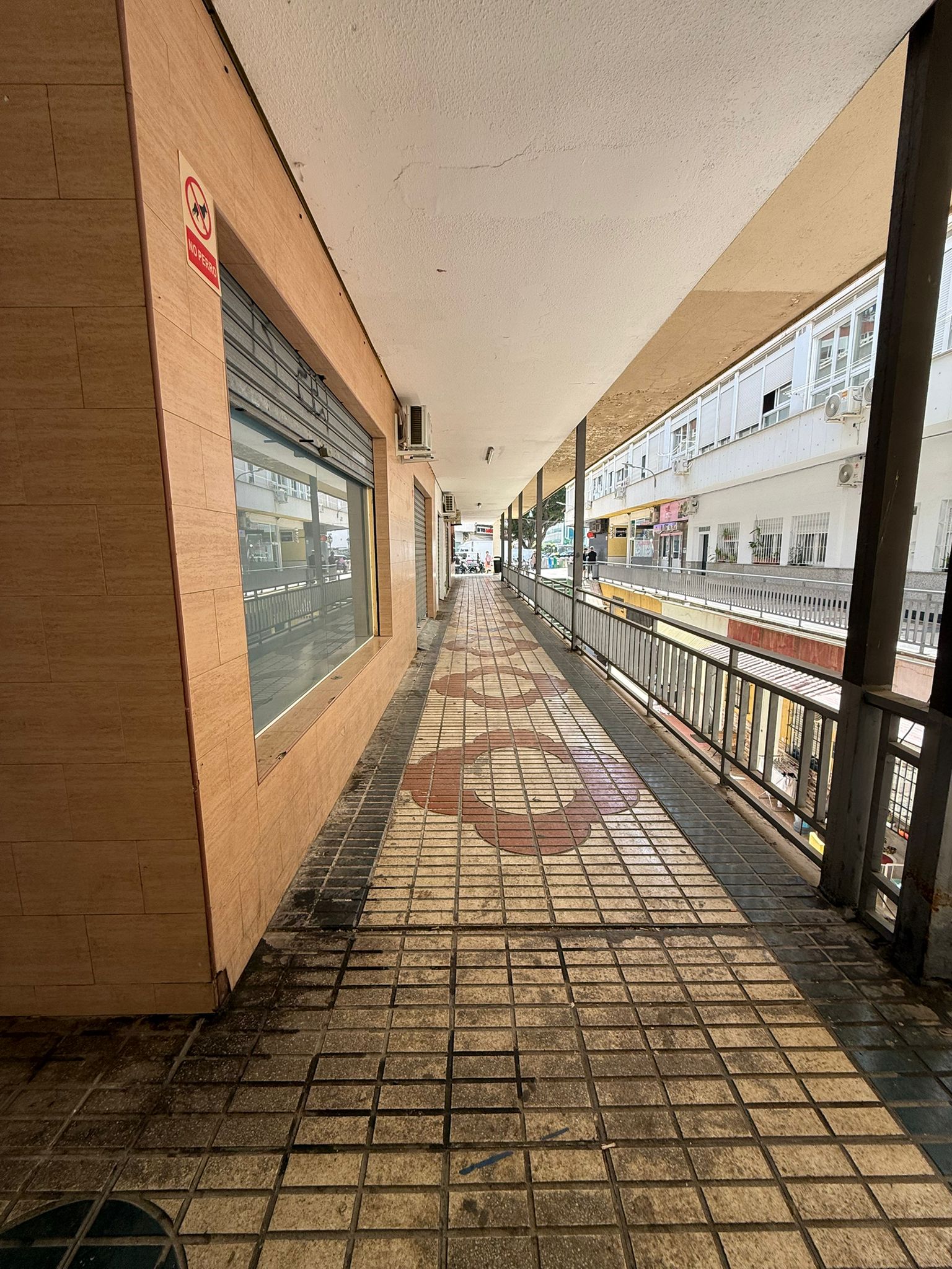 COMMERCIAL PREMISES CONVERTED INTO RESIDENTIAL USE · EDIF. LOS TARANTOS · C/ RÍO ARANDA · TORREMOLINOS
