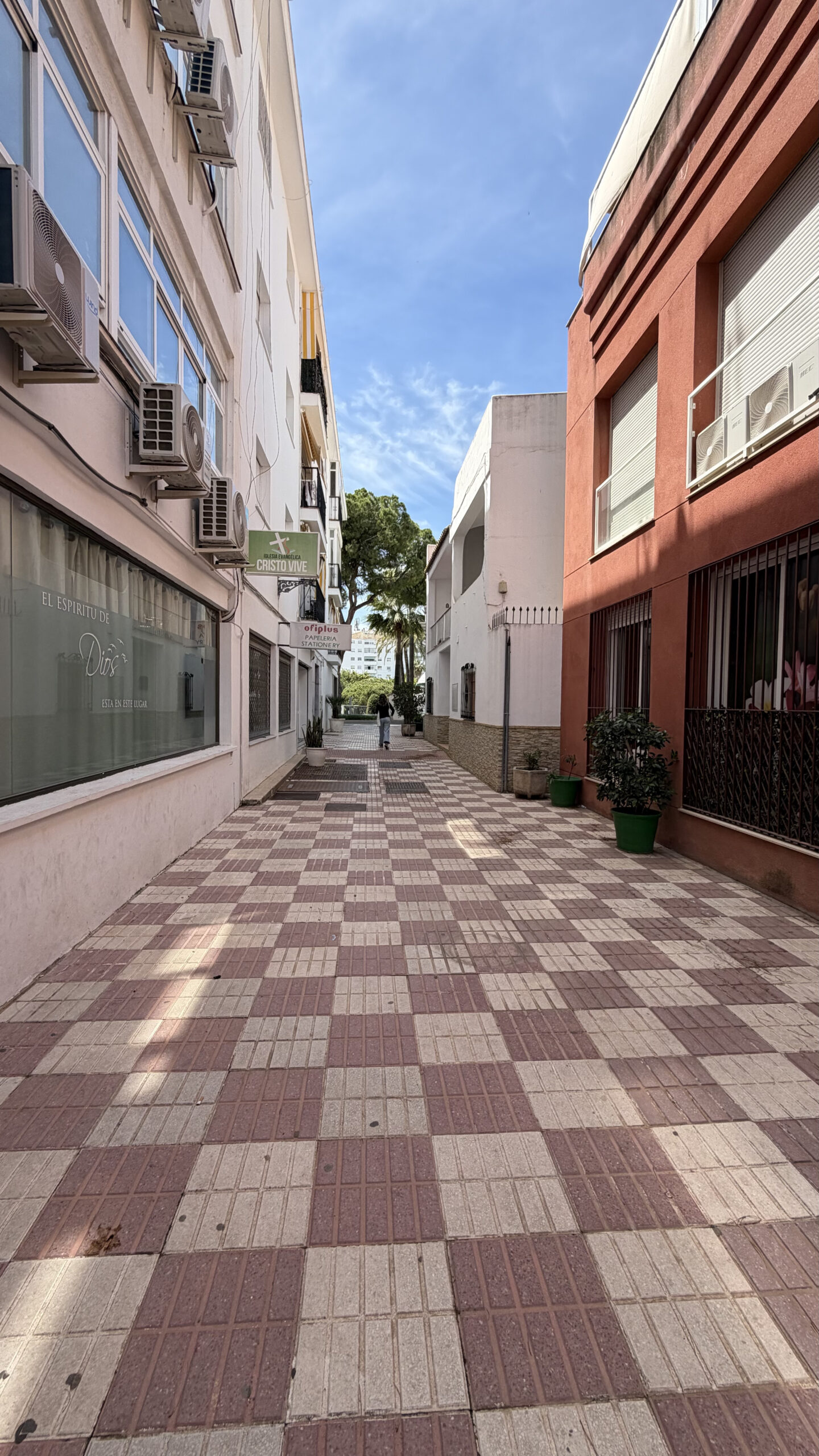 Piso luminoso en el centro de San Pedro Alcántara