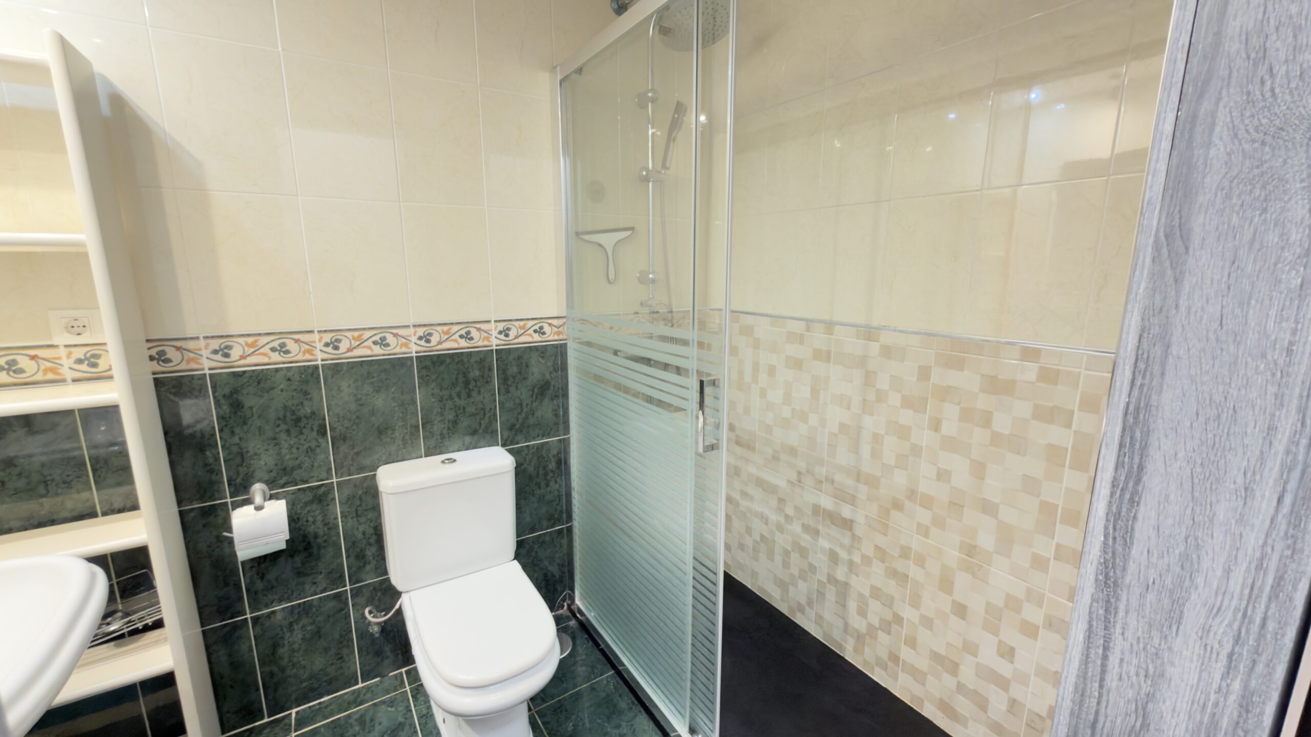 PISO EN TORREBLANCA BAJA – FUENGIROLA - CALLE LOS MIRLOS