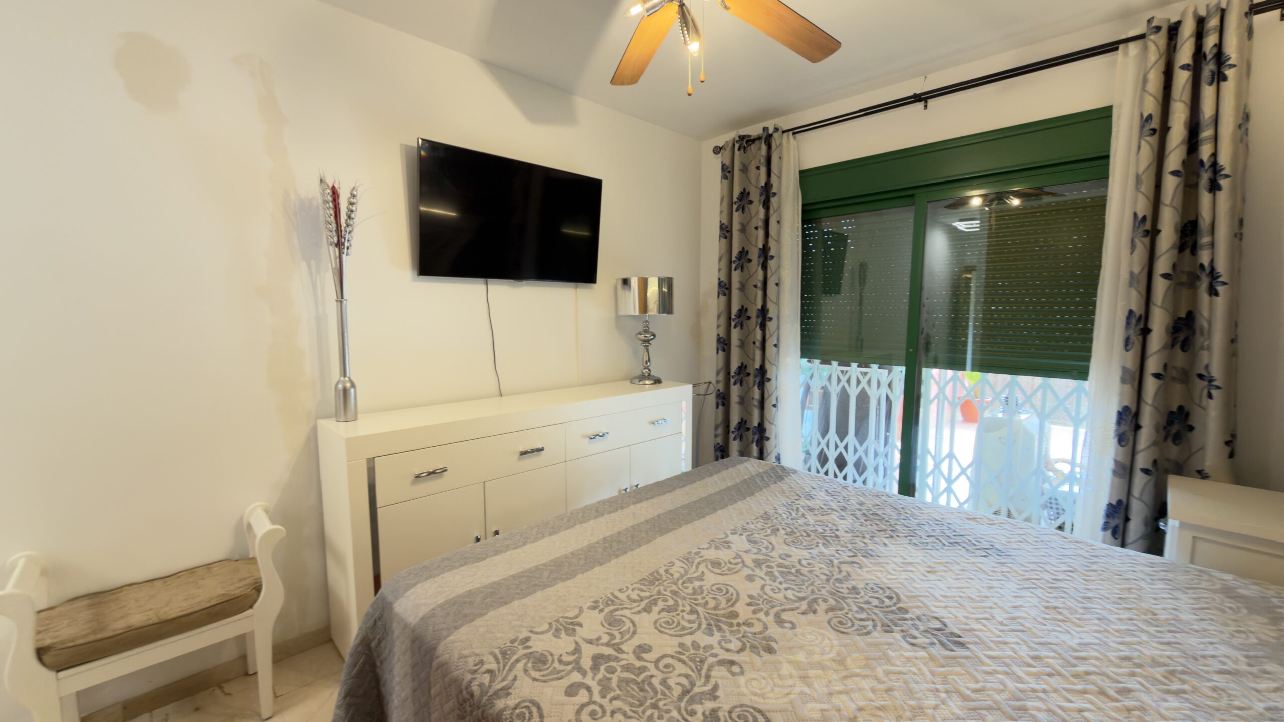 PISO EN TORREBLANCA BAJA – FUENGIROLA - CALLE LOS MIRLOS