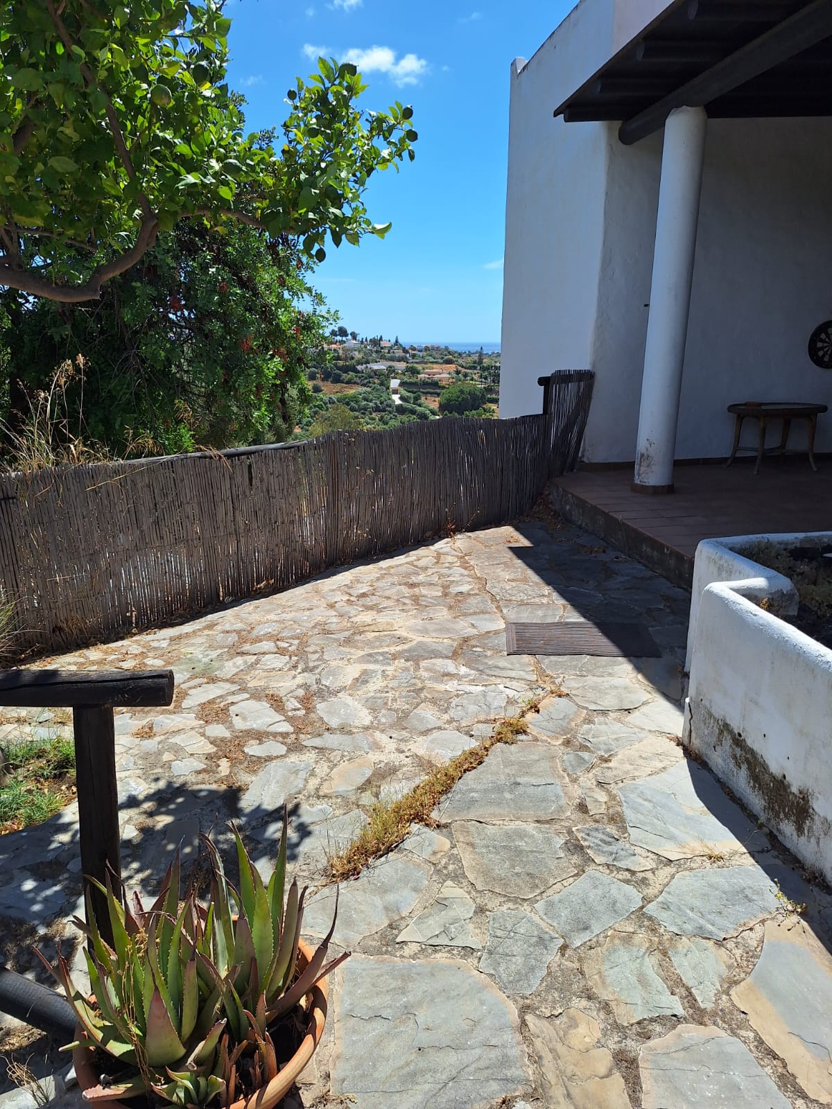 Detached villa with private pool and panoramic views in Los Llanos, Estepona