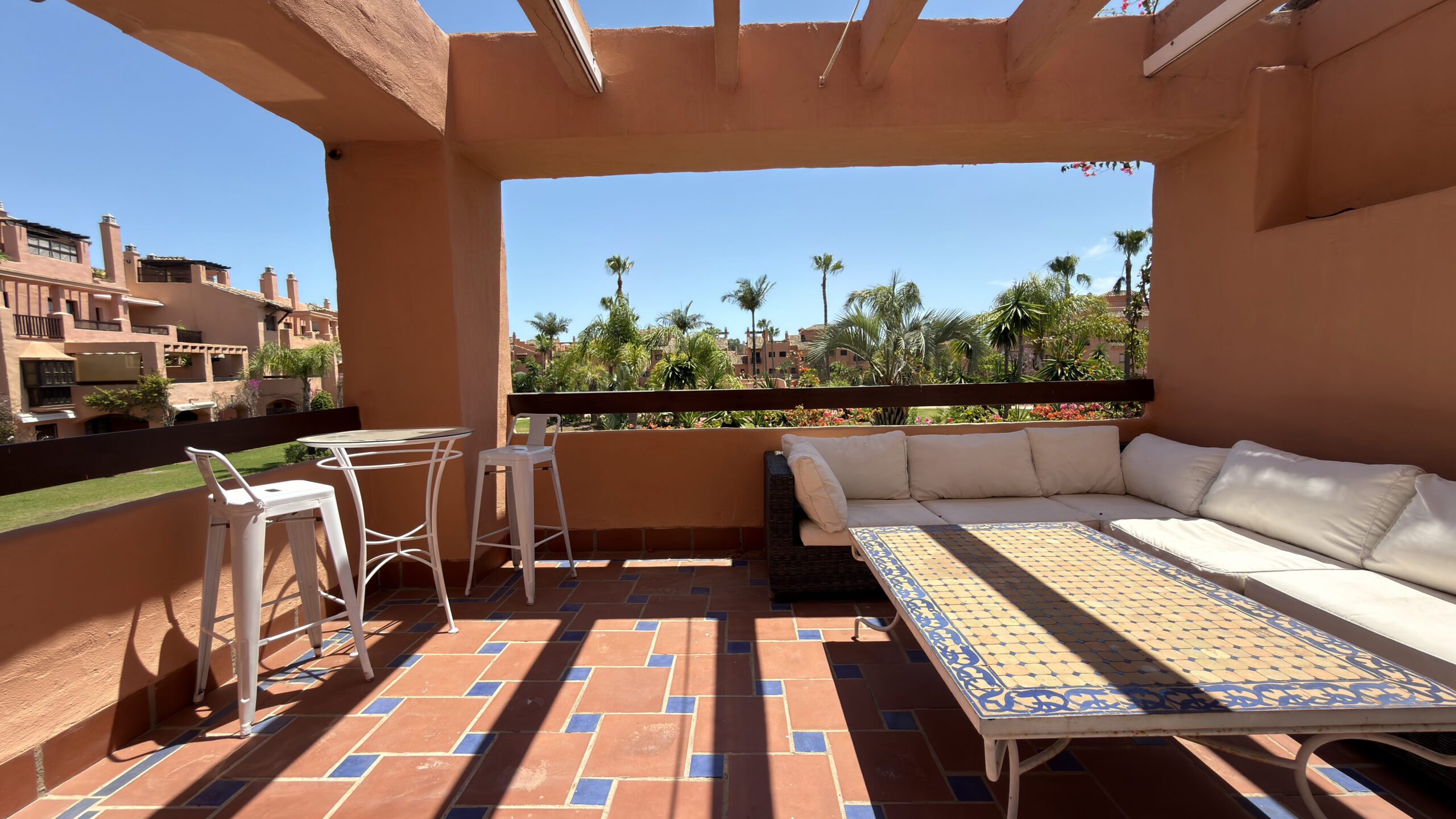 Apartamento Planta Media en Estepona