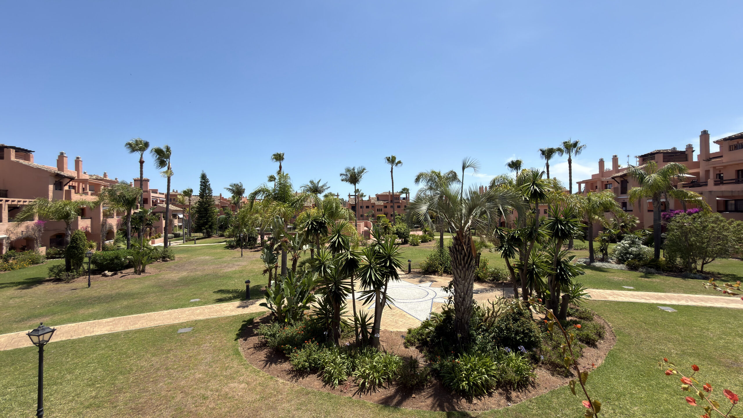 Apartamento Planta Media en Estepona
