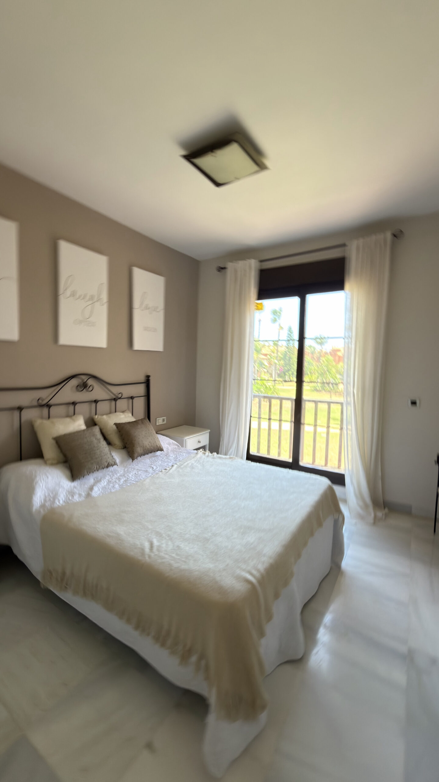 Apartamento Planta Media en Estepona