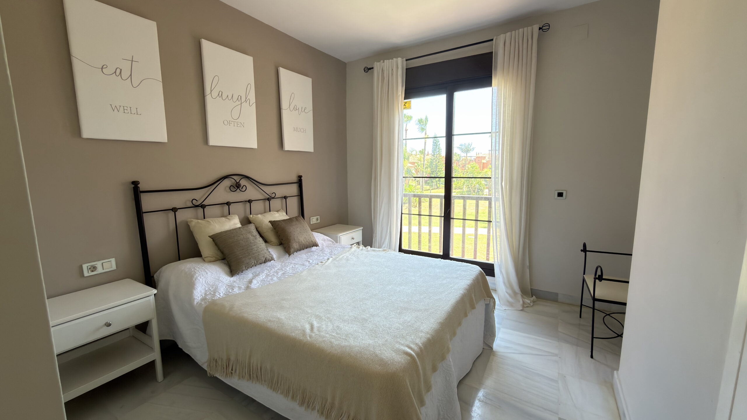 Apartamento Planta Media en Estepona