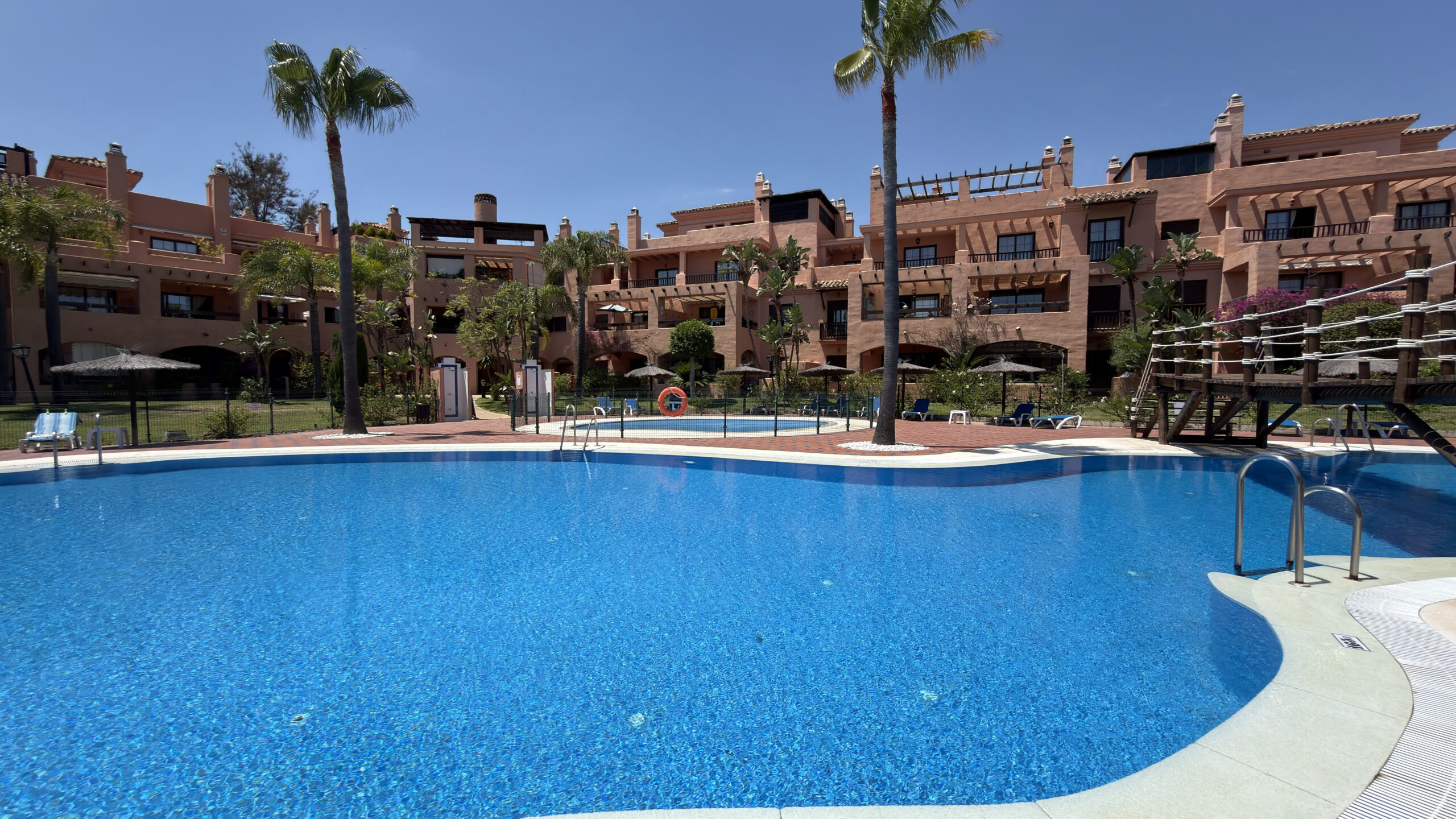 Apartamento Planta Media en Estepona