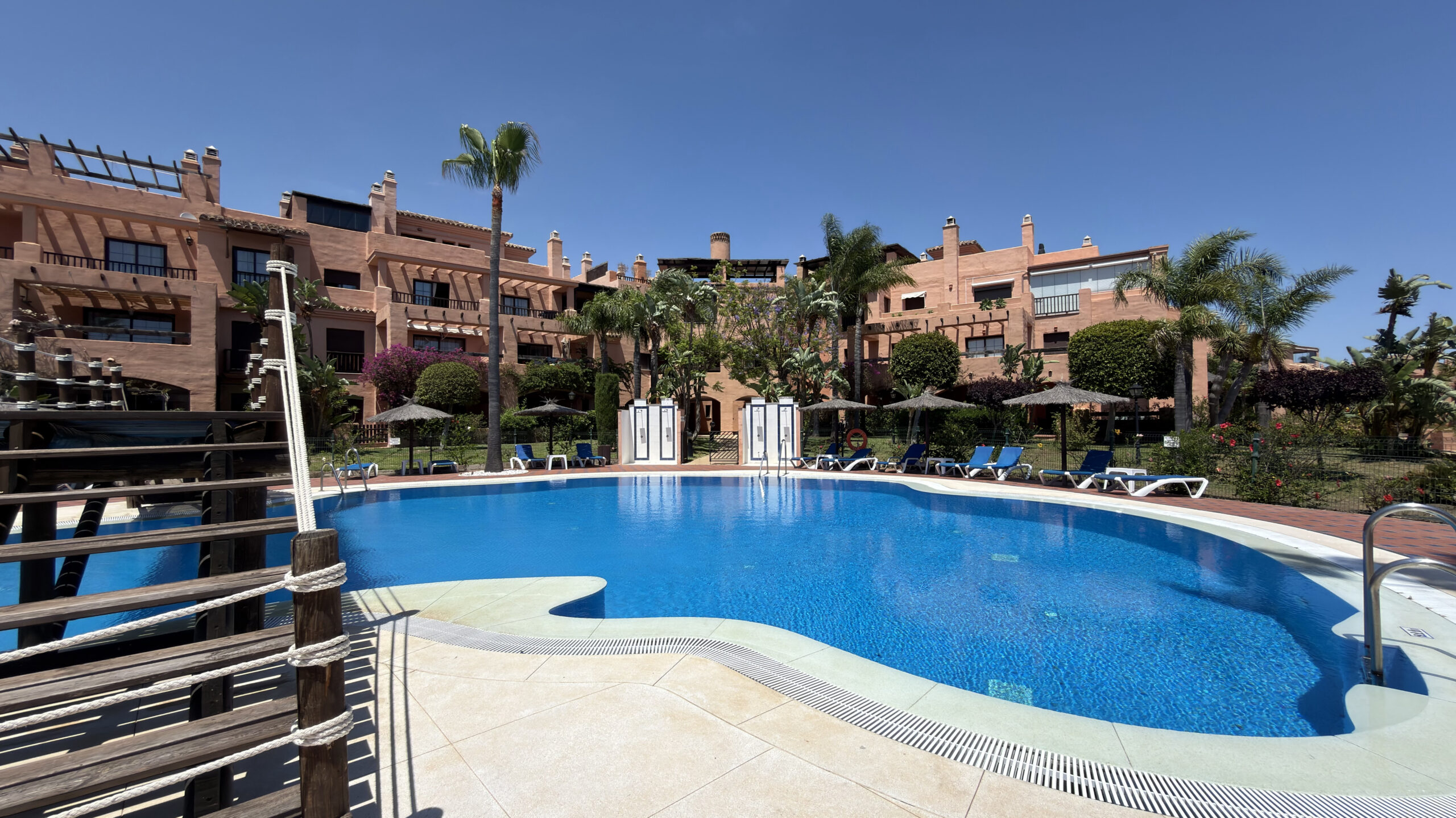 Apartamento Planta Media en Estepona