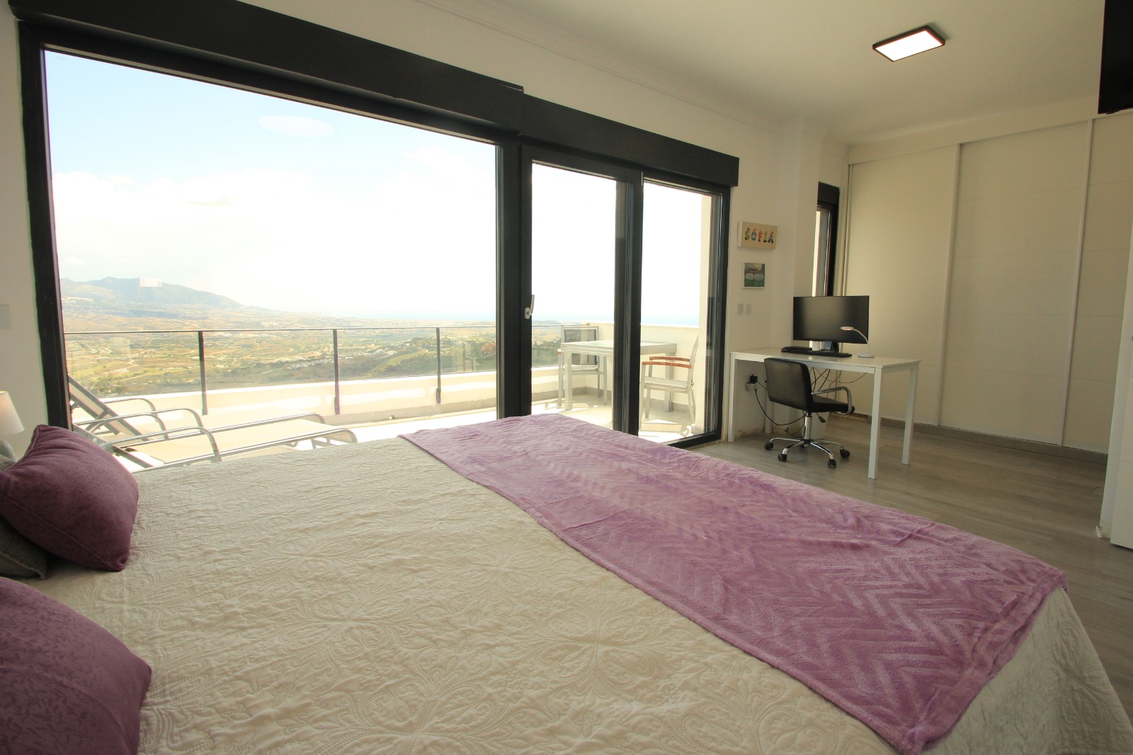 Villa for Rent on Calle Frankfurt 23