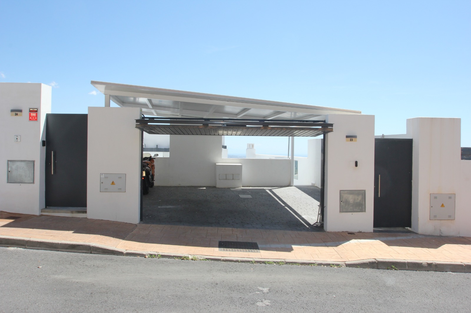 Villa for Rent on Calle Frankfurt 23