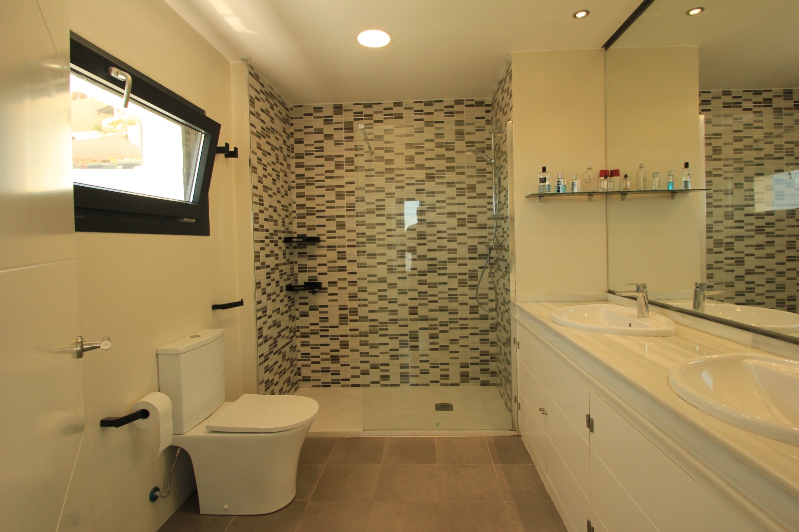 Villa for Rent on Calle Frankfurt 23