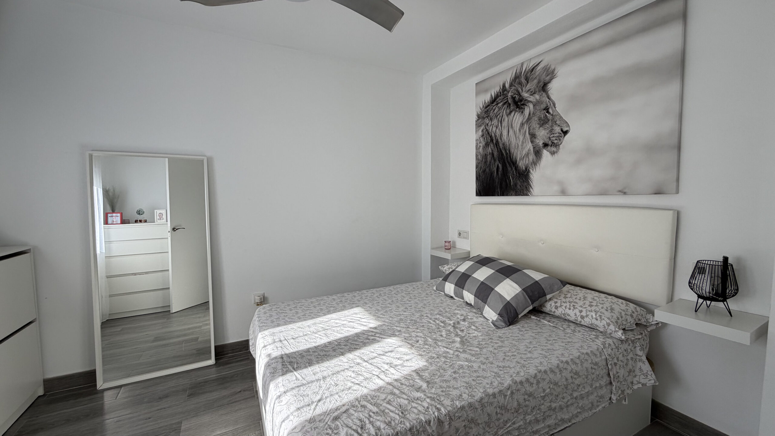 Two Independent Apartments in One Property, Ideal for Investors