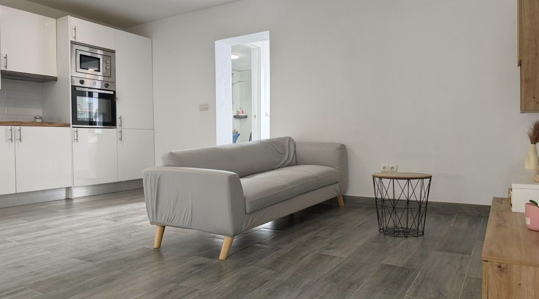 Two Independent Apartments in One Property, Ideal for Investors