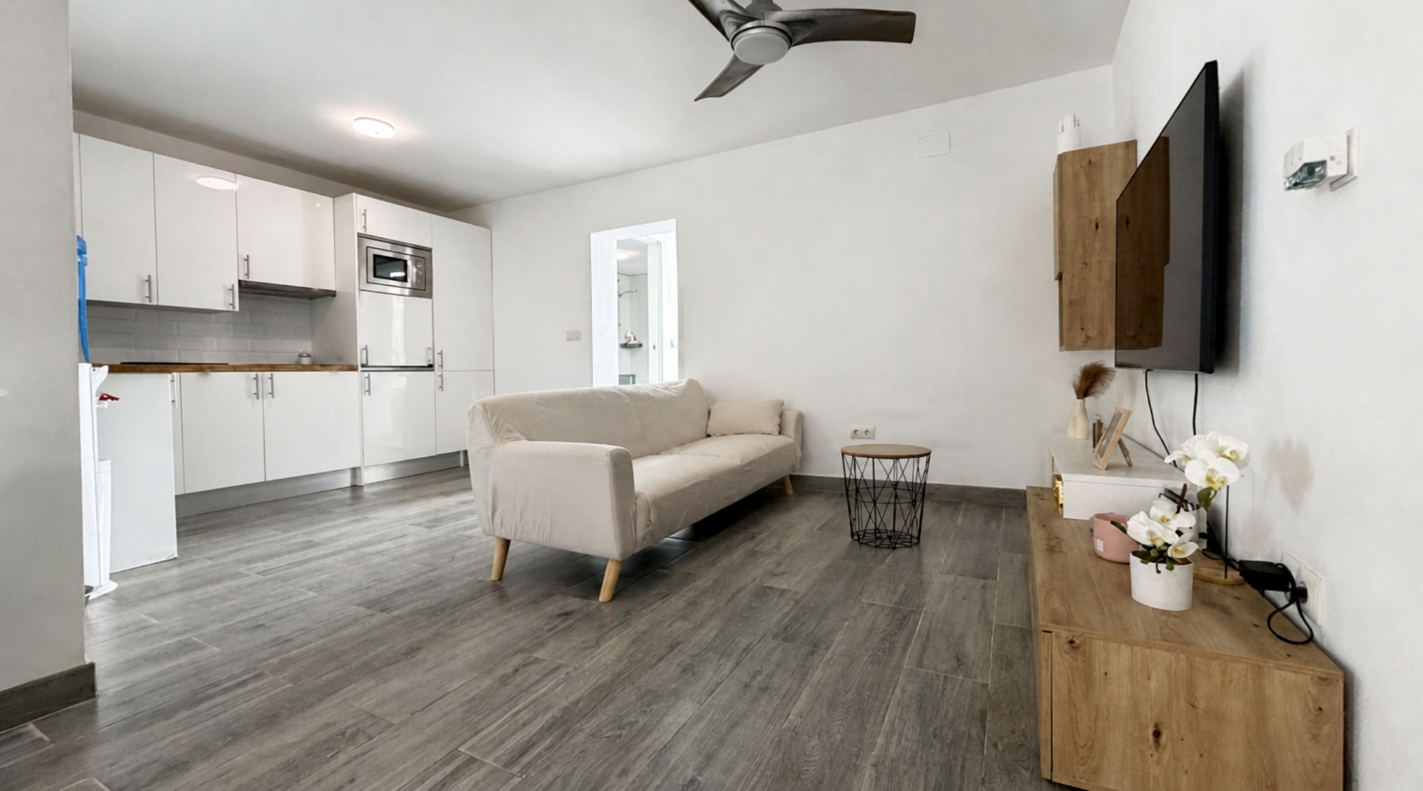 Two Independent Apartments in One Property, Ideal for Investors
