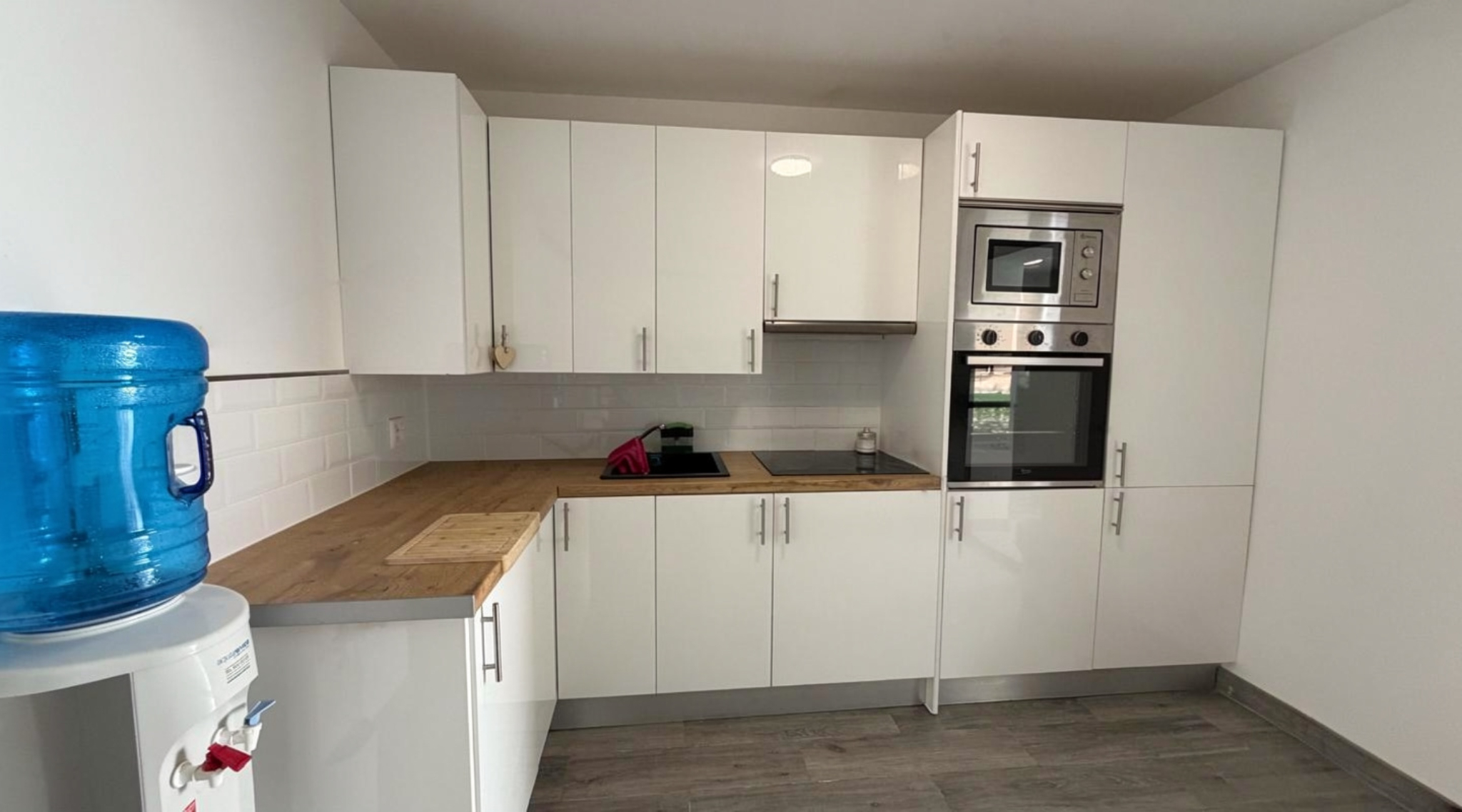 Two Independent Apartments in One Property, Ideal for Investors
