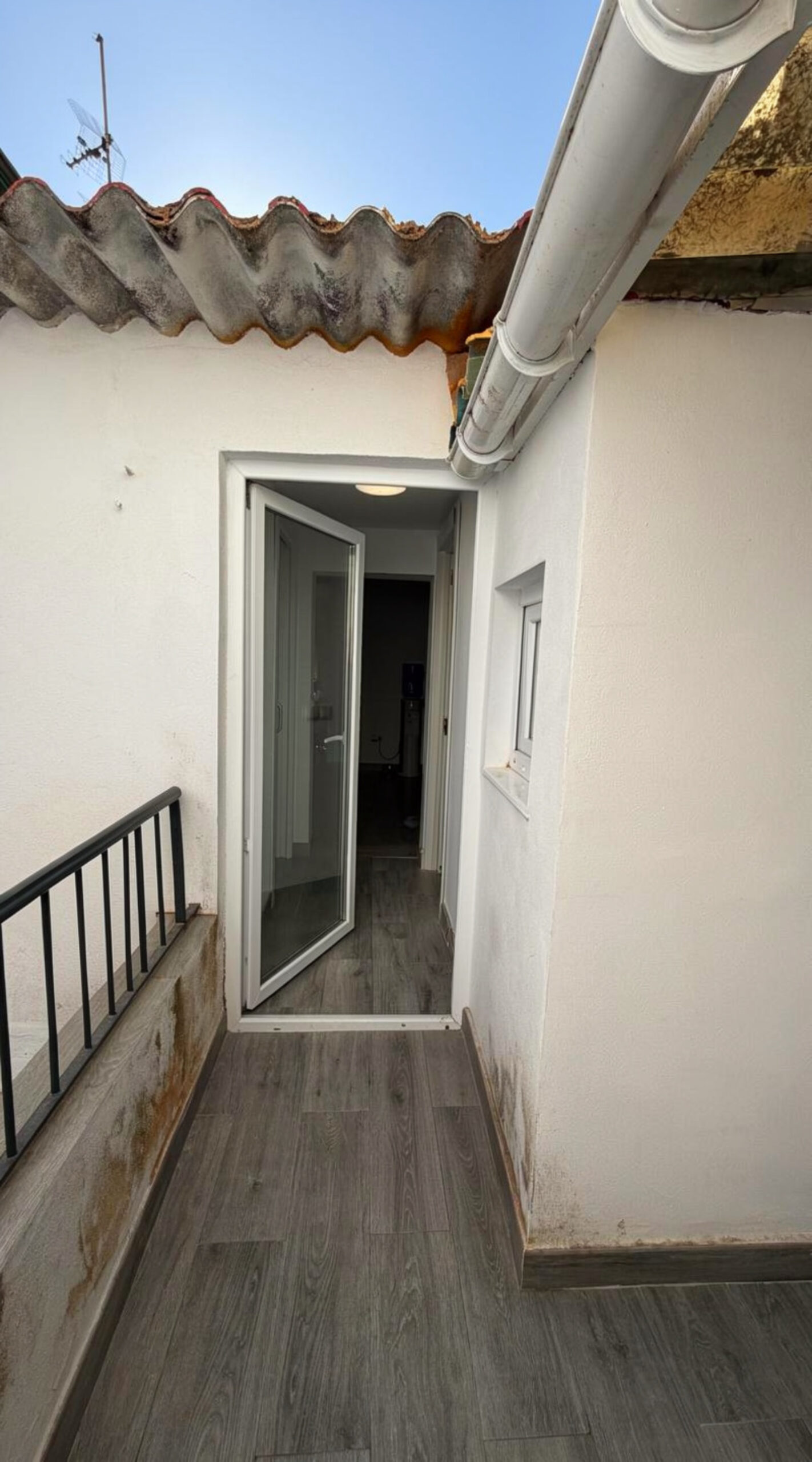Two Independent Apartments in One Property, Ideal for Investors