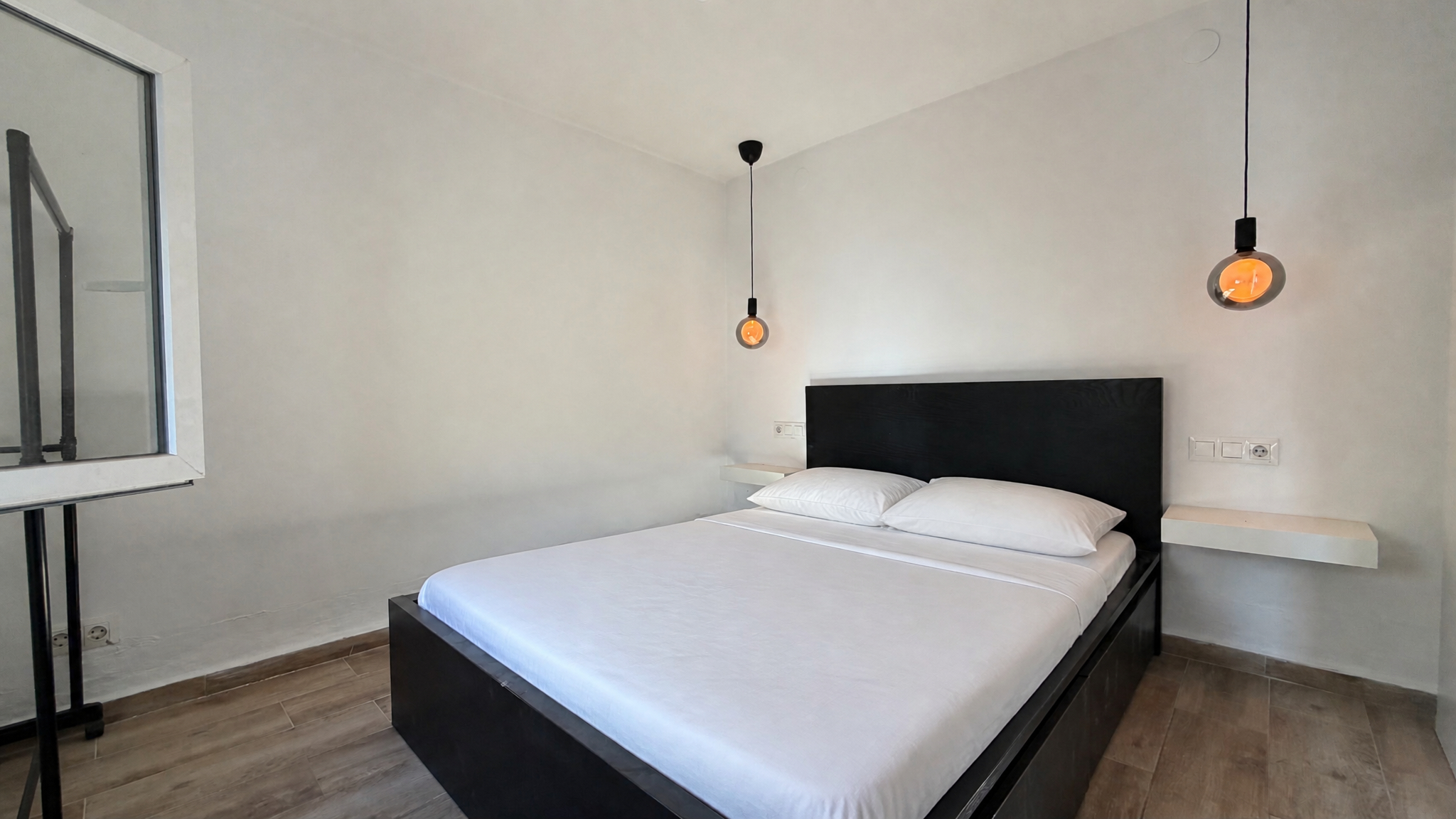 Two Independent Apartments in One Property, Ideal for Investors