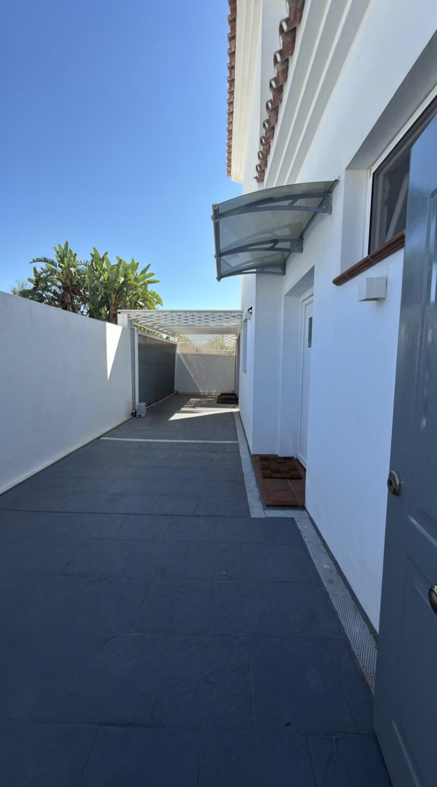 Villa independiente en segunda línea de playa en Saladillo